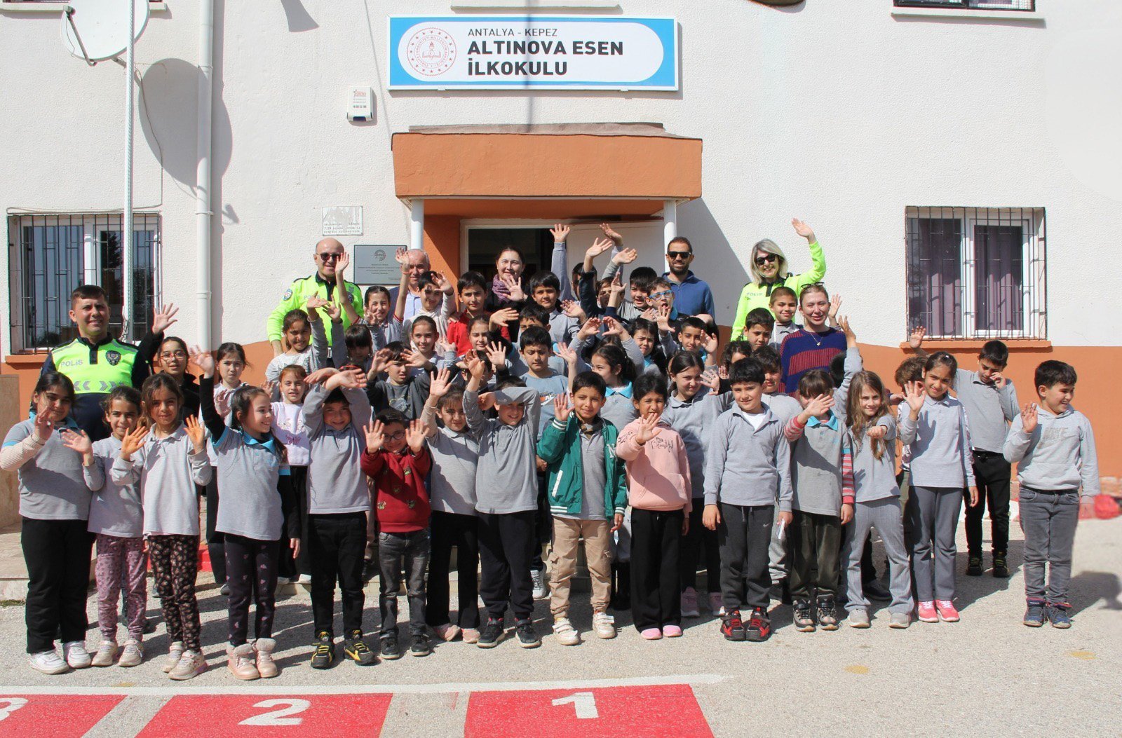 Antalya Emniyet Müdürlüğü’nden Öğrencilere Trafik Eğitimi (2)