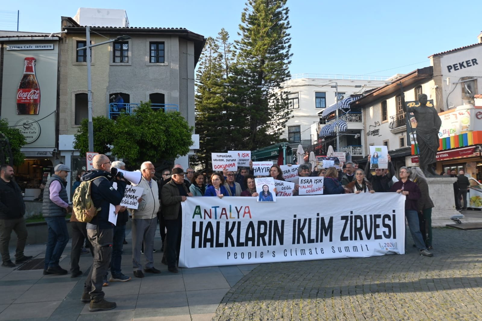 Antalya Esra Isik Icin Meydanlarda (1)-1