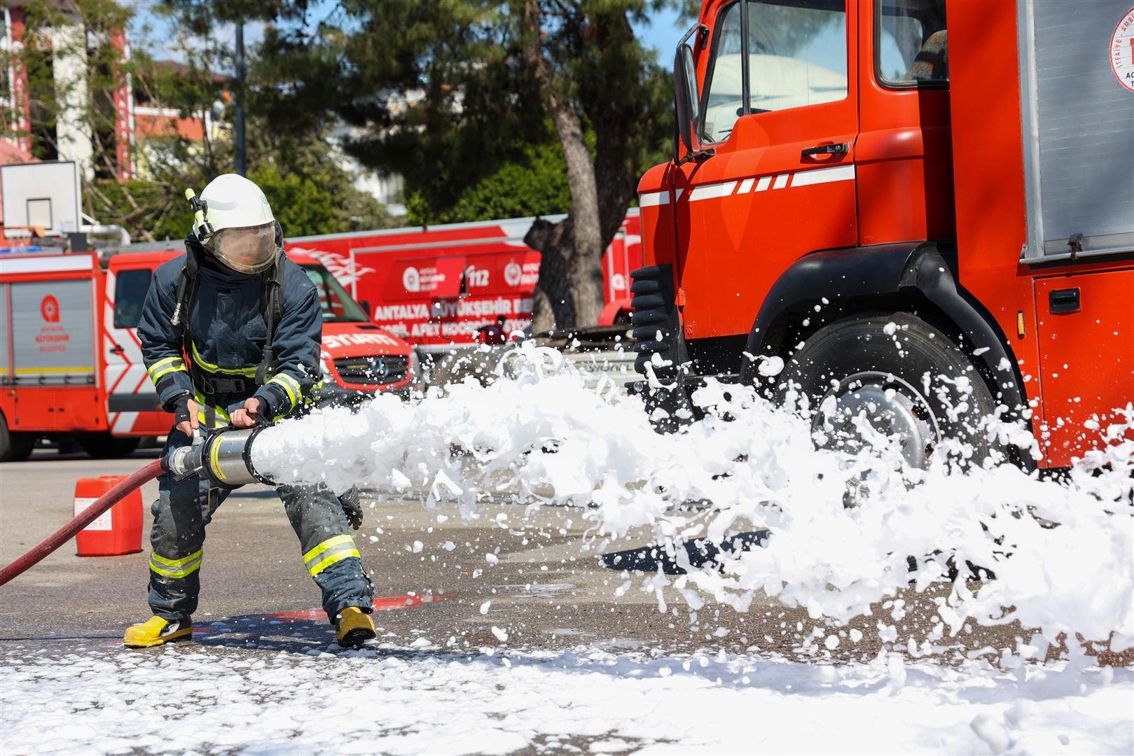 Antalya Itfaiyesinin Yeni Erleri Görev Yerlerine Atandı (1) (Large)