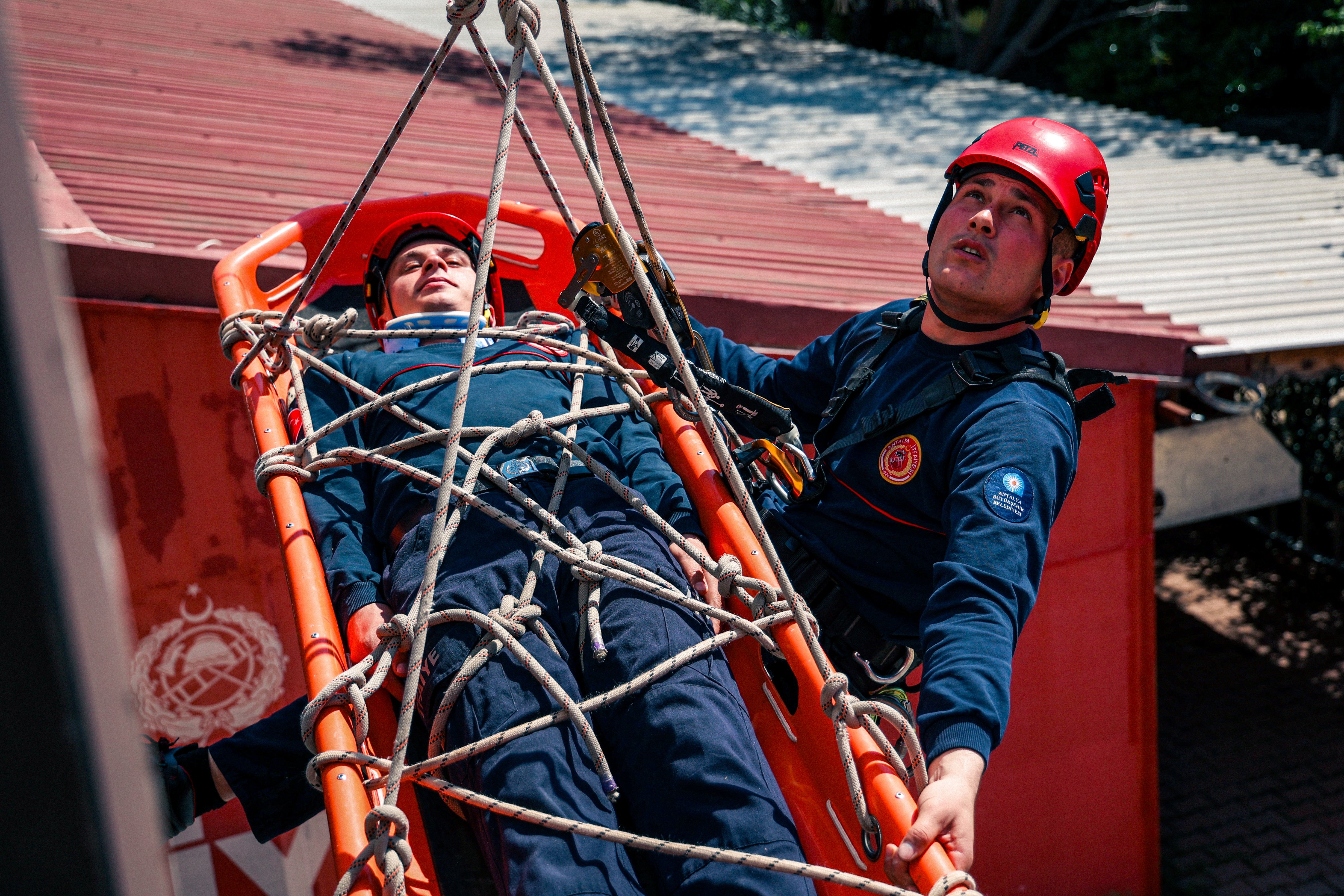 Antalya itfaiyesinin yeni erleri görev yerlerine atandı