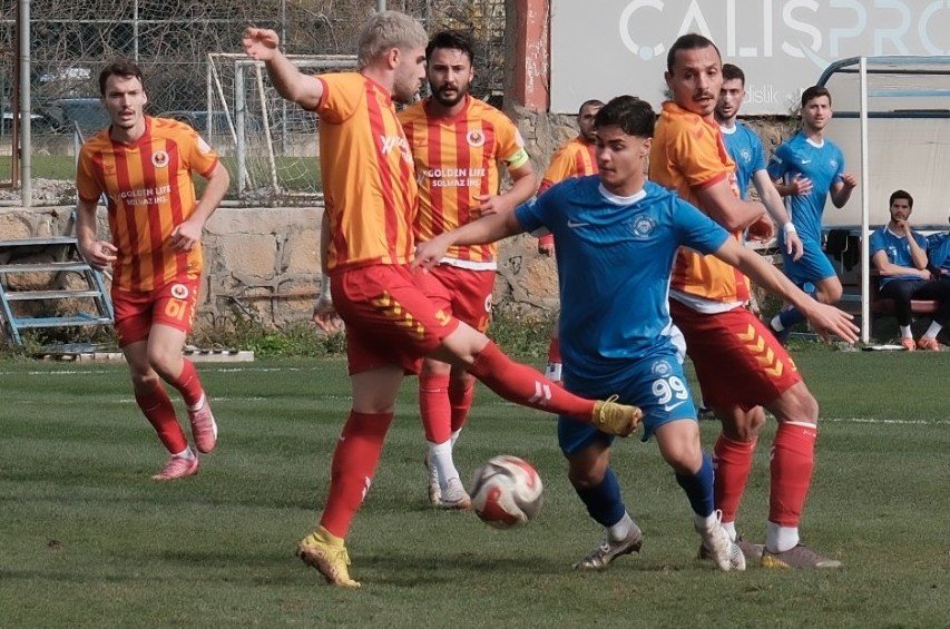 Antalya takımının galibiyeti zirveyi karıştırdı