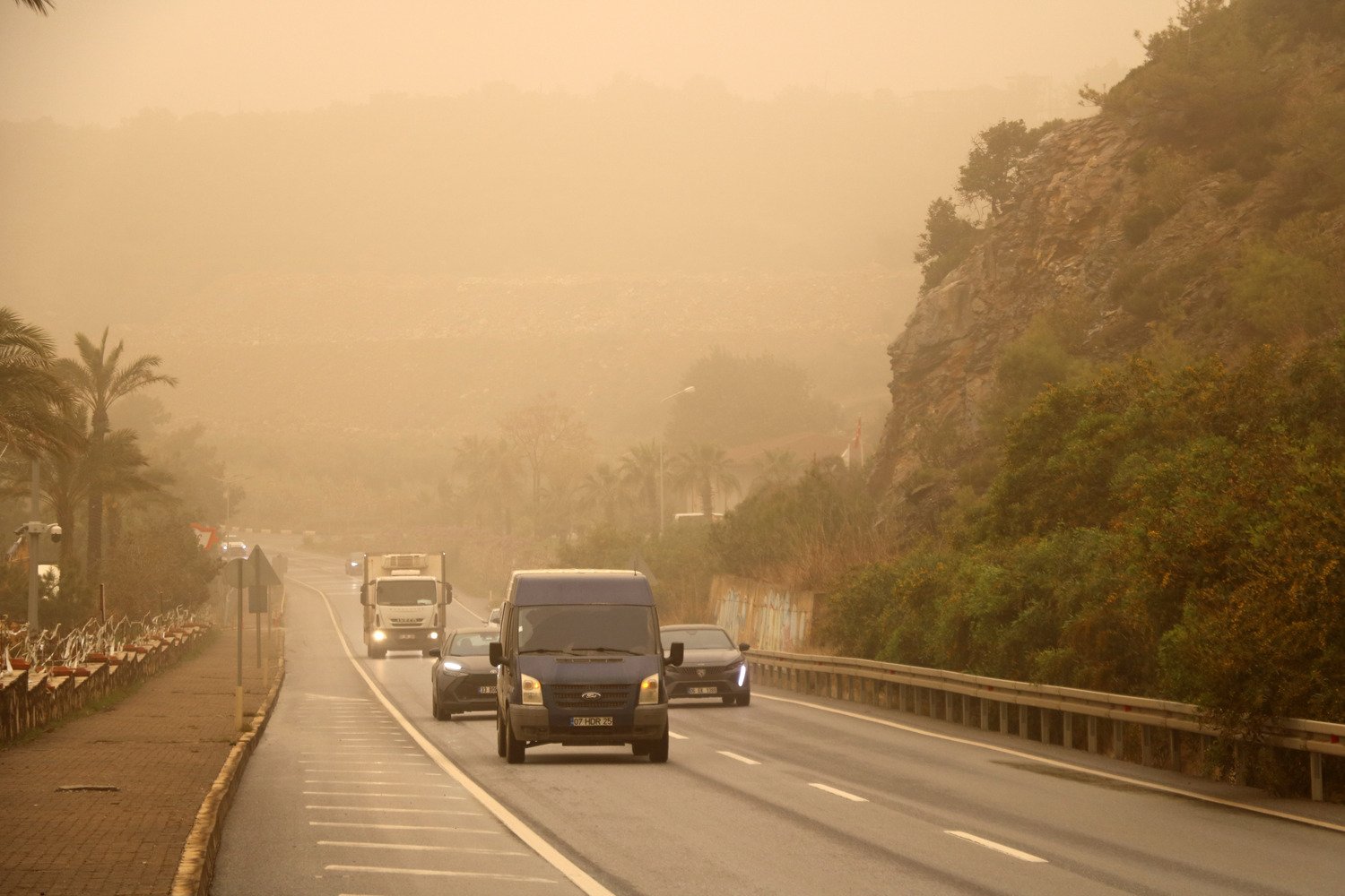 Antalya Valiliği’nden toz dalgası uyarısı