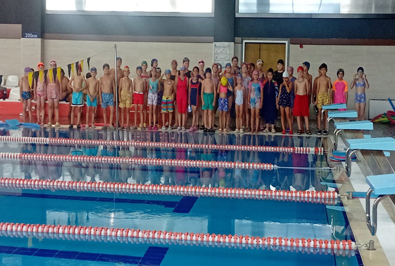 Antalya’da Belediyenin Havuzu Icradan Satılıyor (2)