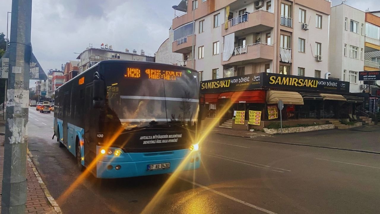 Antalya’da Kimse Yerinden Kıpırdayamıyor! Antalya’da Ulaşım Lüks Oldu (2)