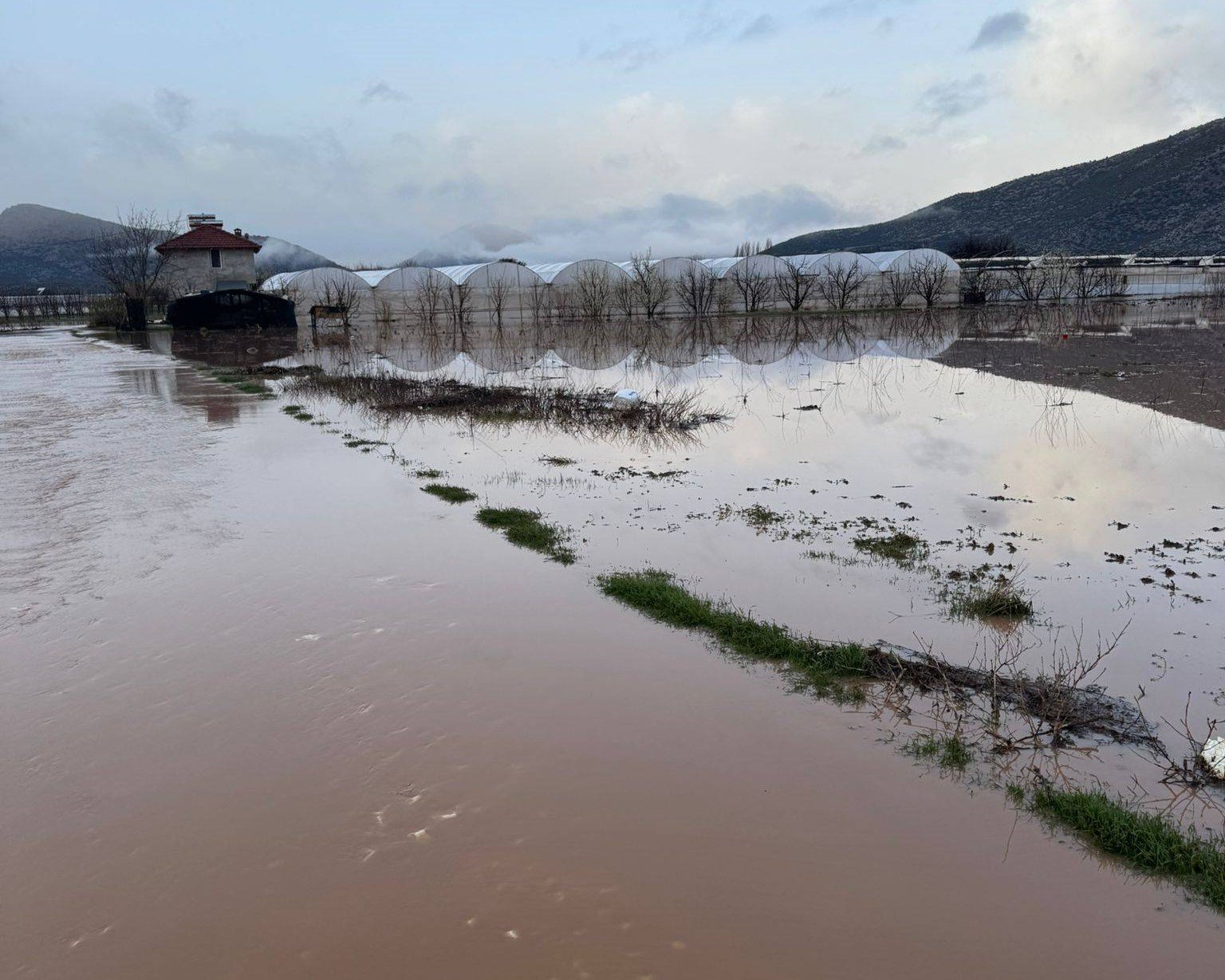 Antalya’da Seralar Ve Tarım Alanları Yine Sular Altında Kaldı (3)