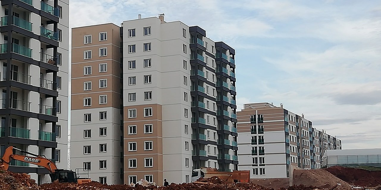 Antalya’da Toki̇ Mağduriyeti 500 Hak Sahibi 7 Yıldır Evine Giremiyor (5)