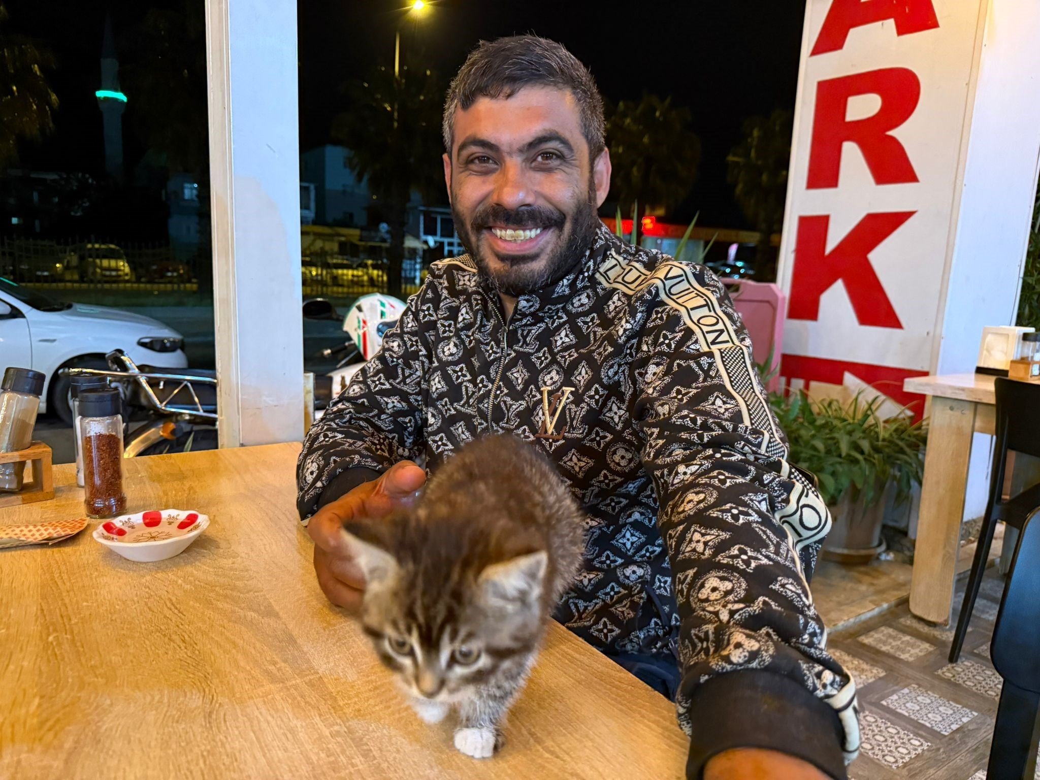 Antalya’da Yavru Kedi Madde Bağımlısını Hayata Bağladı (3)