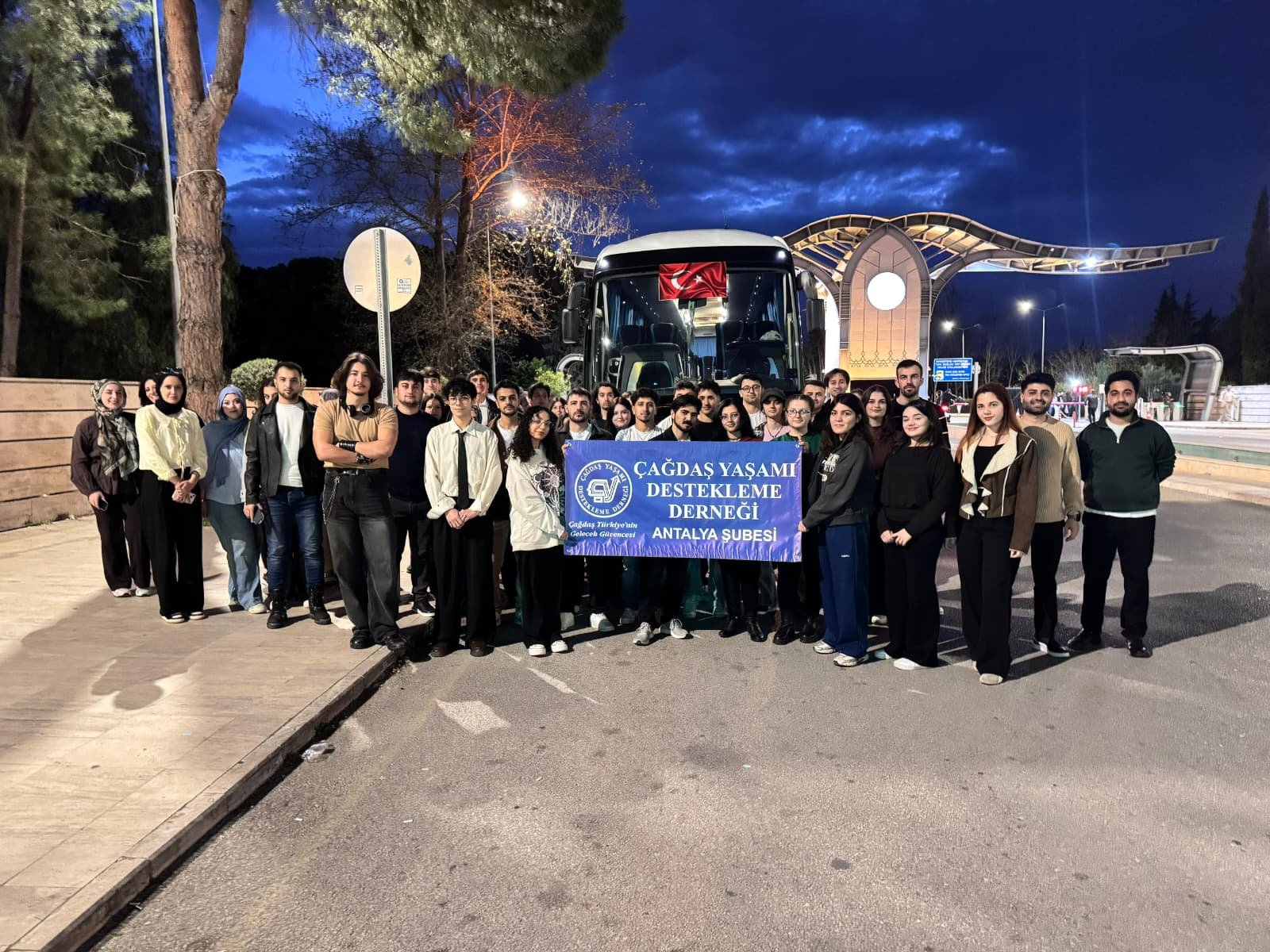 Antalya’daki gençler ÇYDD sayesinde Çanakkale ruhunu yerinde yaşadı