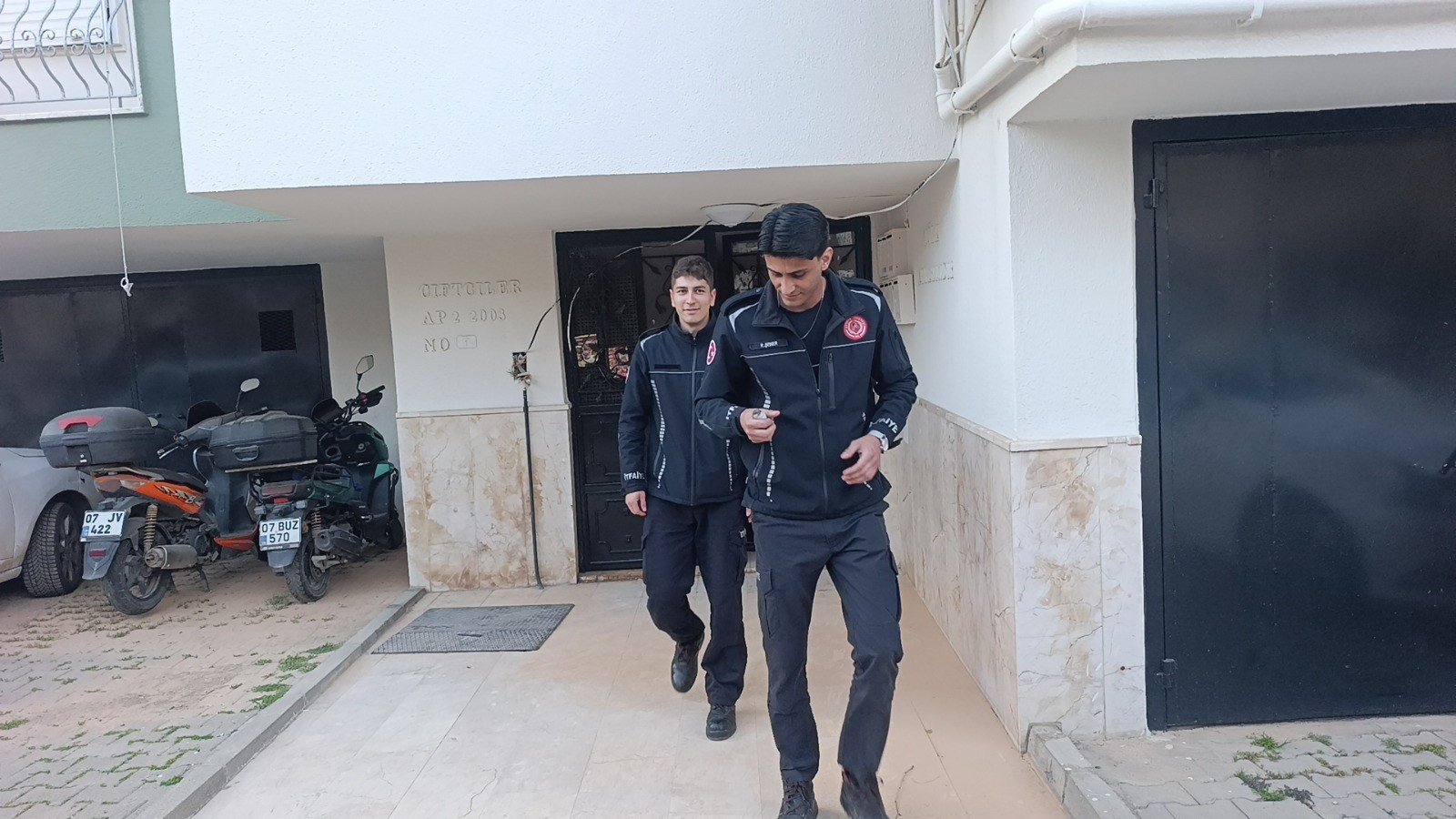 Antalya’daki Itfaiyeden Üç Kirpi Ve Serçe Mesaisi (1)