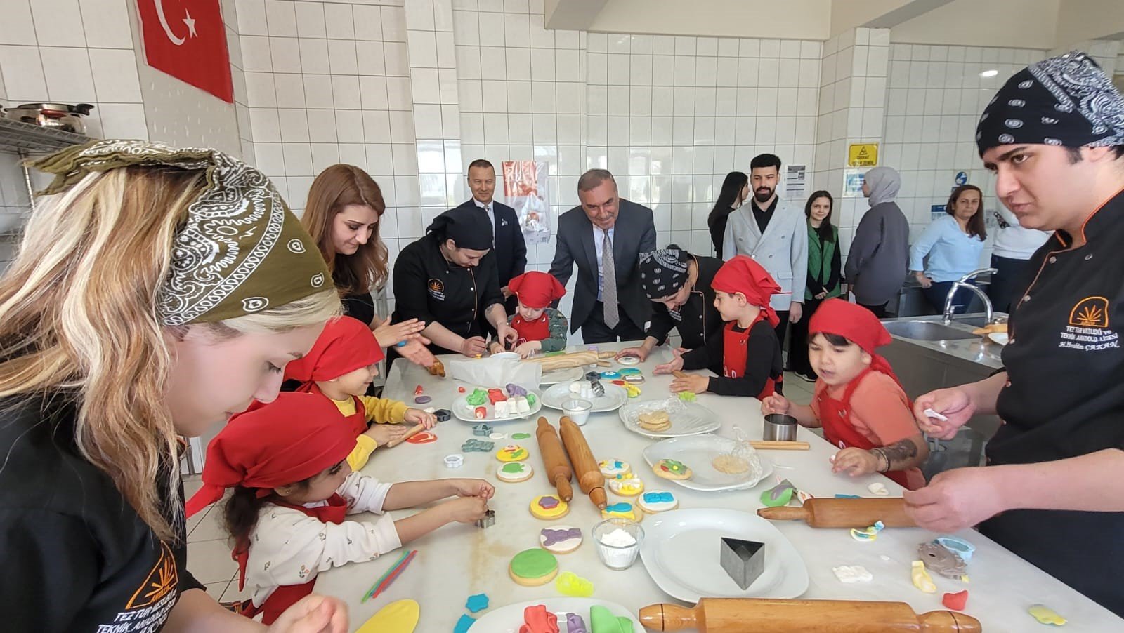 Antalya’daki Minikler Mutfağa Girdi Ürünler Ağızları Tatlandırdı (3)