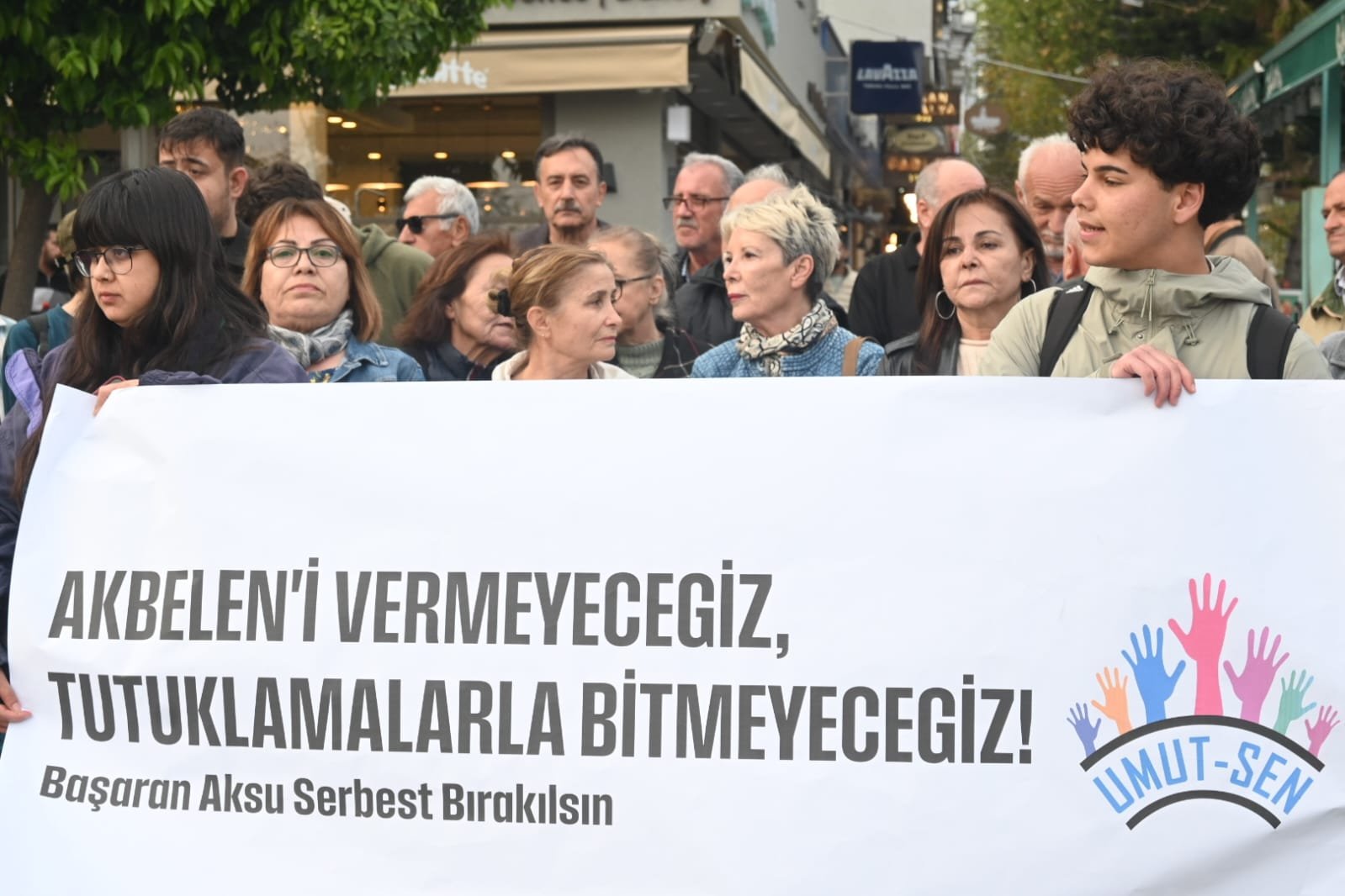 Basaran Aksu Aclik Grevine Basladi (3)