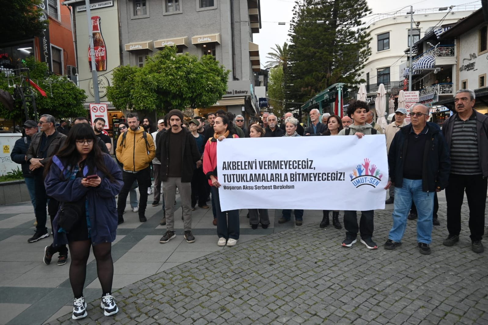 Basaran Aksu Aclik Grevine Basladi (6)