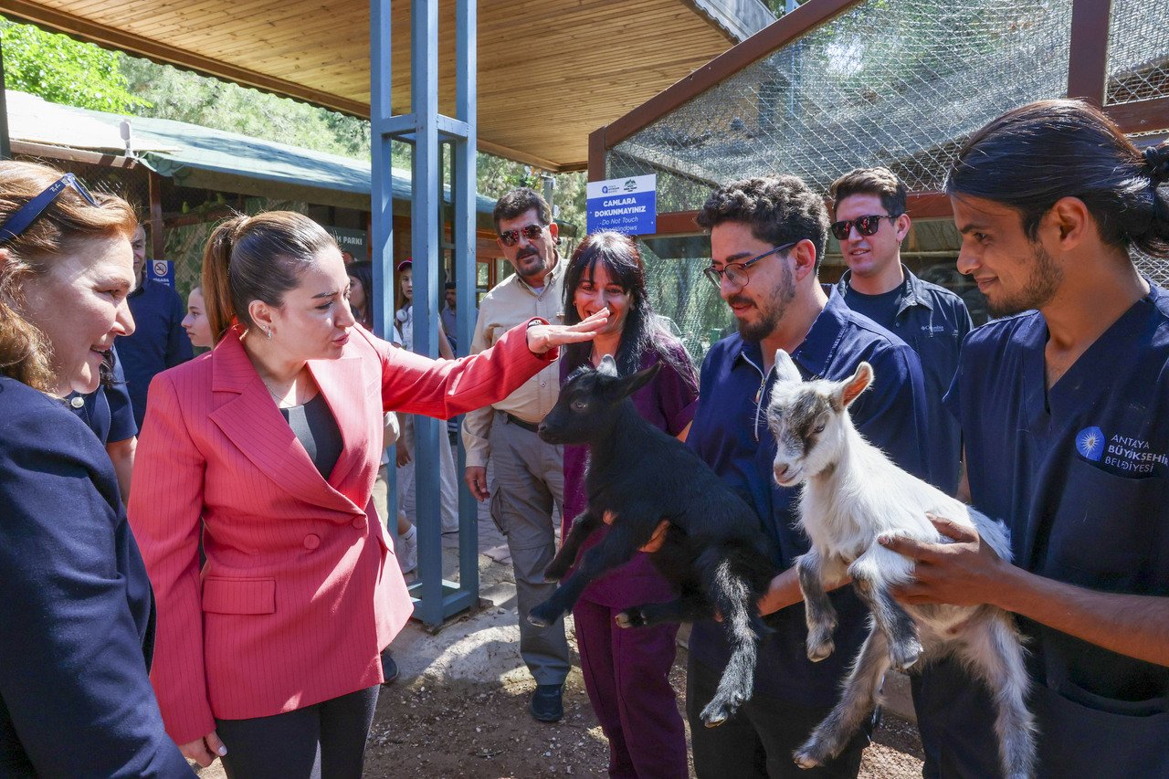 Başkan Vekili Büşra Özdemir’den Anlamlı Ziyaret (1)-1