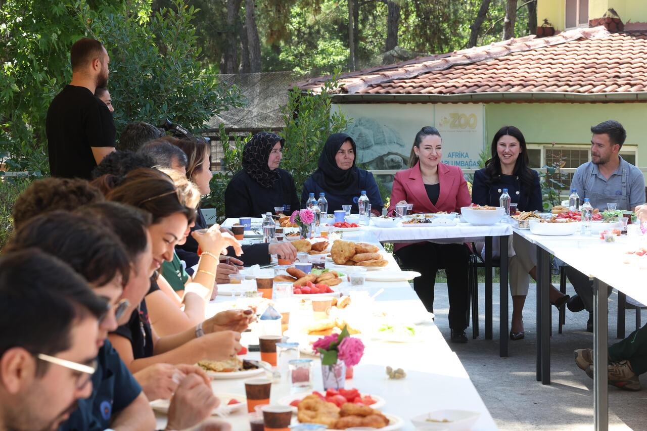 Başkan Vekili Büşra Özdemir’den Anlamlı Ziyaret (3)