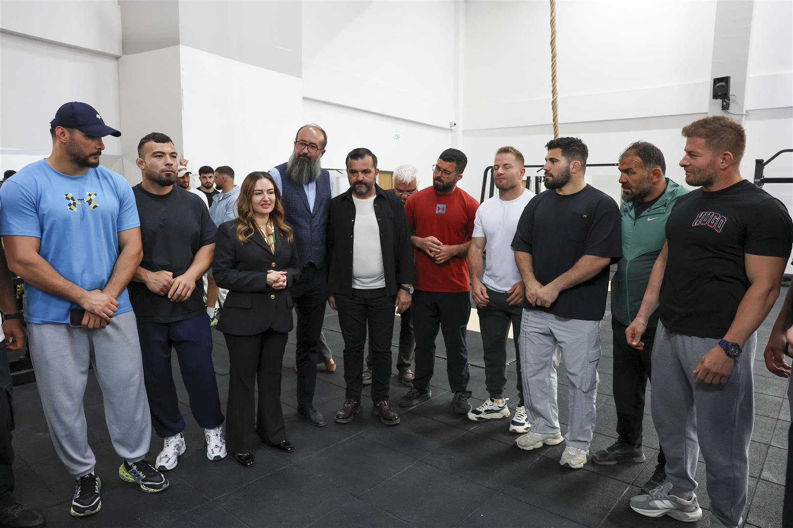 Başkan Vekili Özdemir’den Güreş Sezonu Öncesi Pehlivanlara Ziyaret (5) (Large)