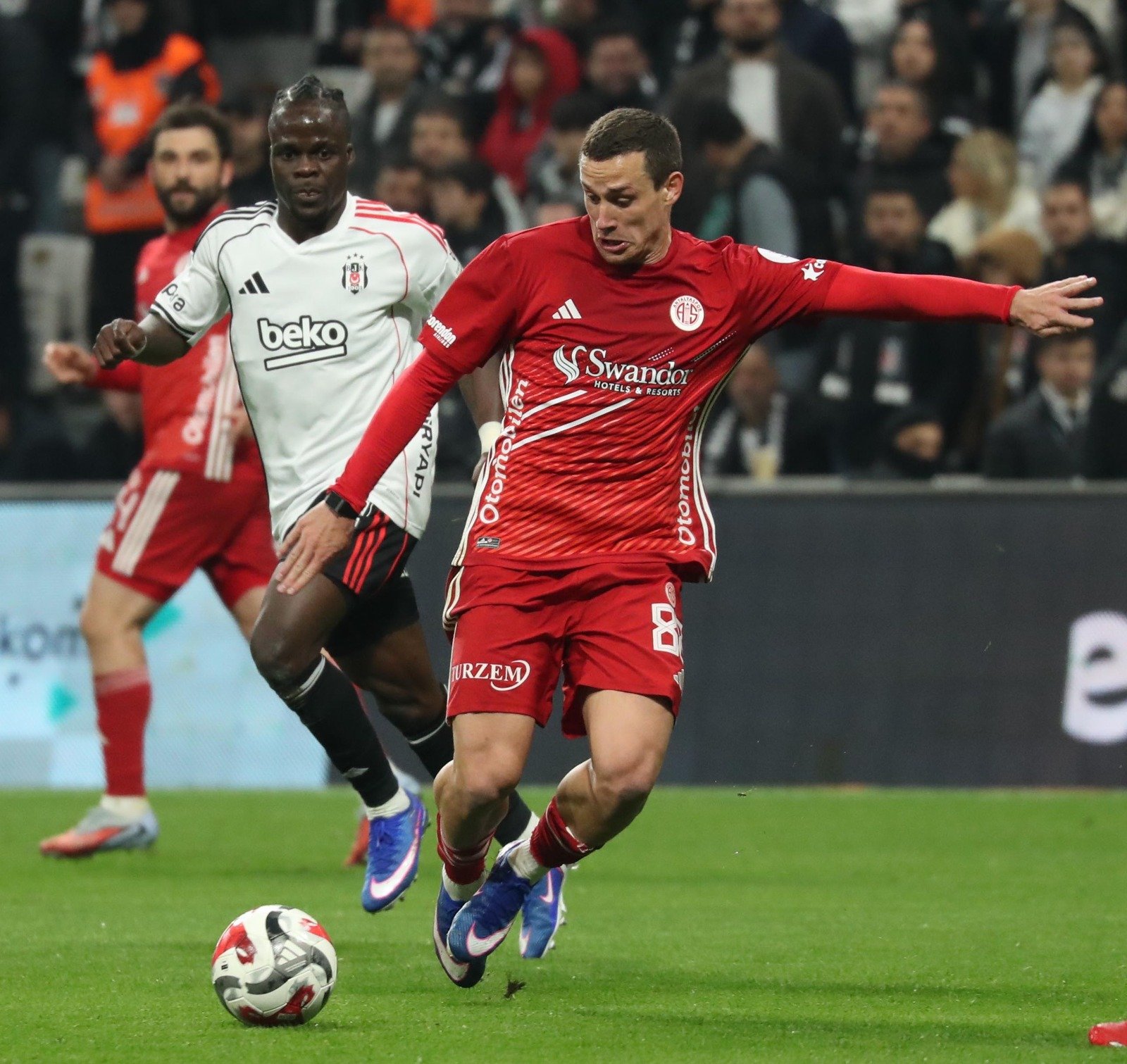 Beşiktaş’a Yenilen Antalyaspor, Birçok Ilki Yaşadı (3)