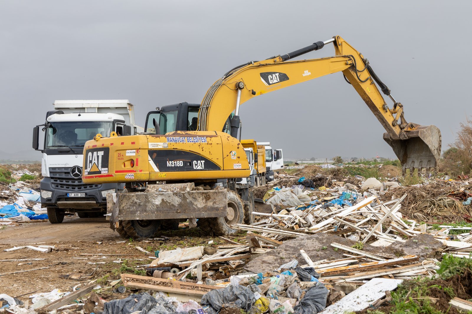 Felaketi Yaşayan Manavgat’ta Temizlik Başladı (1)