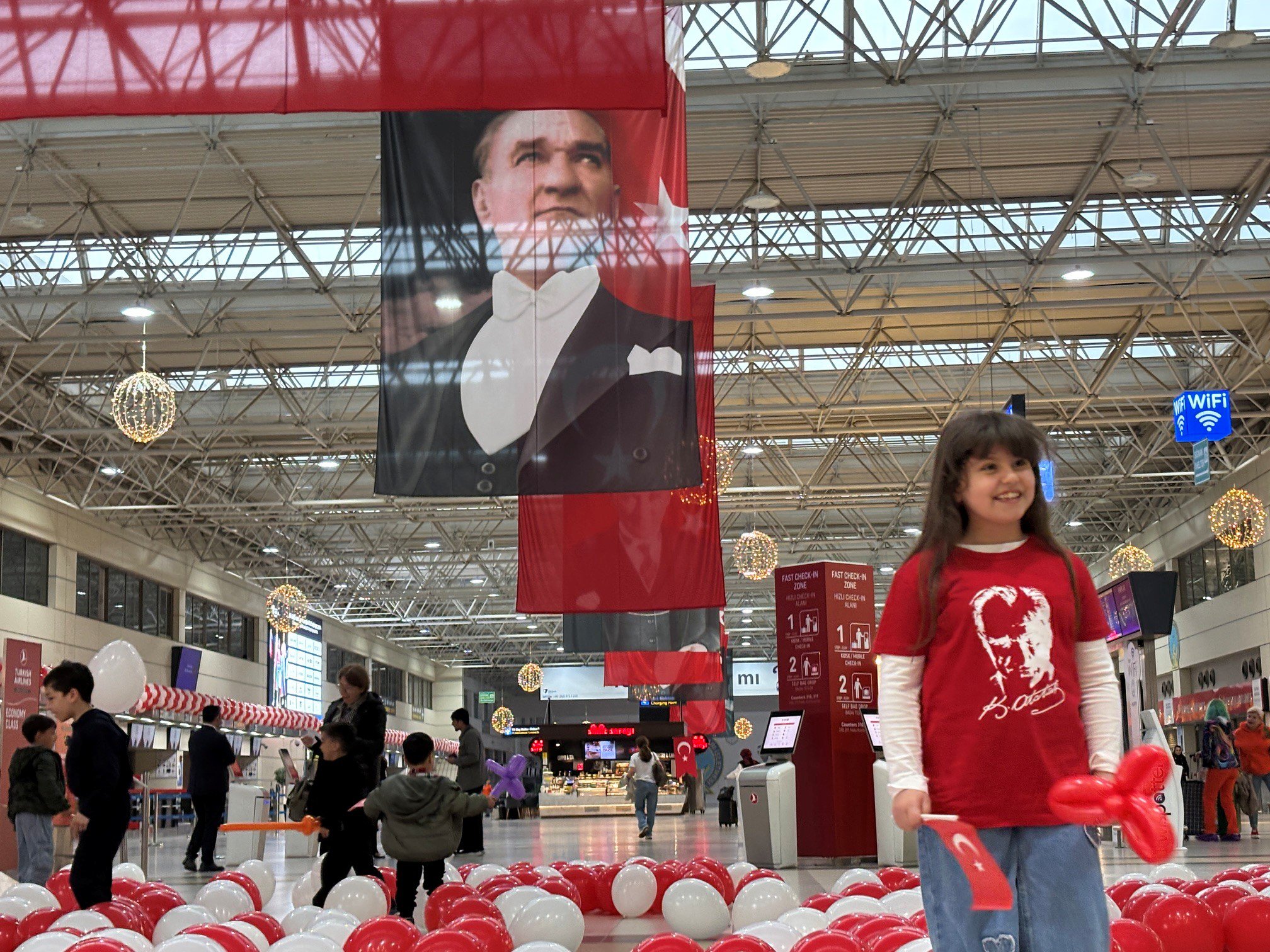 Fraport Tav Antalya Havalimanı'nda 23 Nisan'a Özel Renkli Karşılama (1)