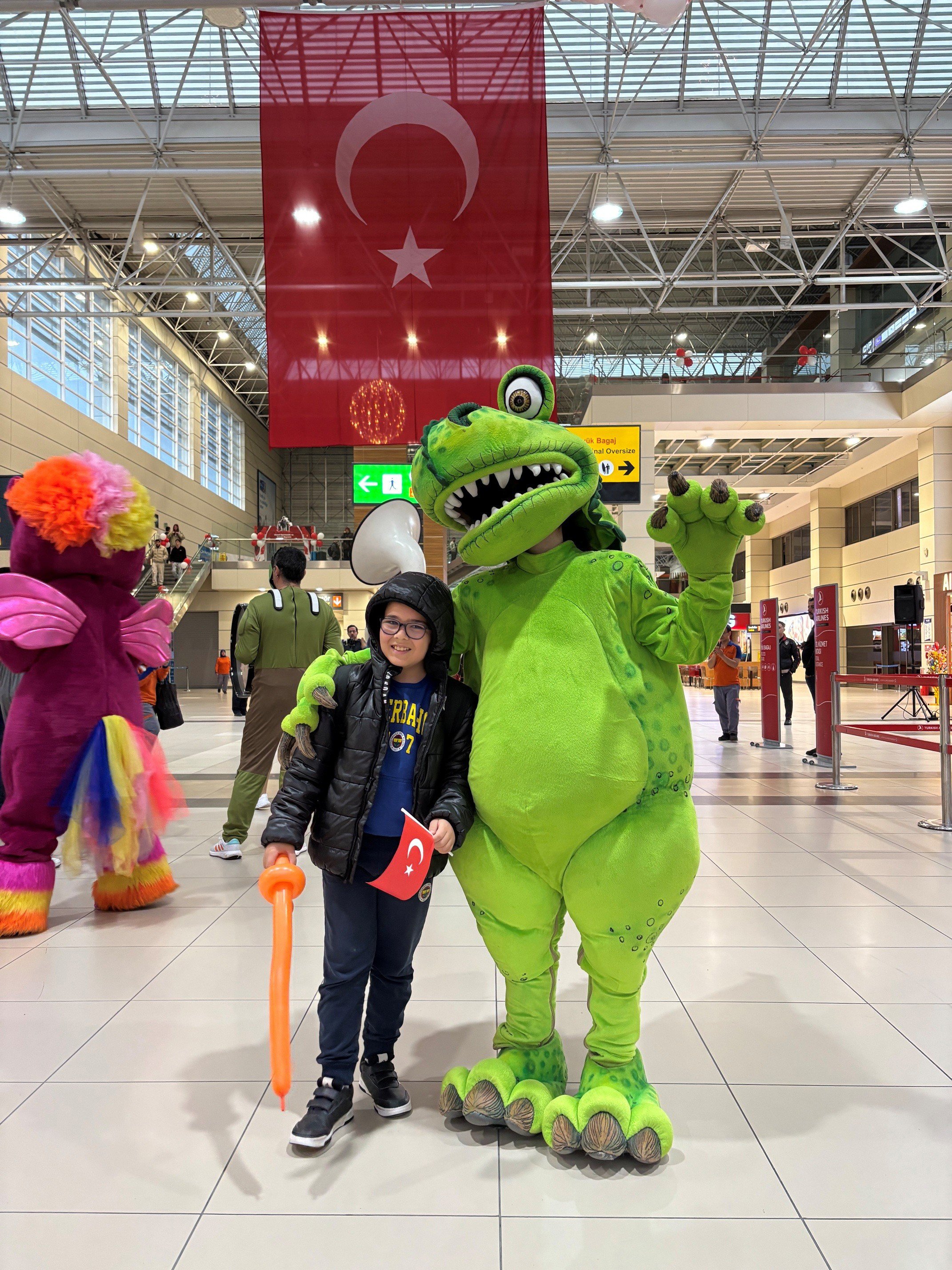 Fraport Tav Antalya Havalimanı'nda 23 Nisan'a Özel Renkli Karşılama (4)