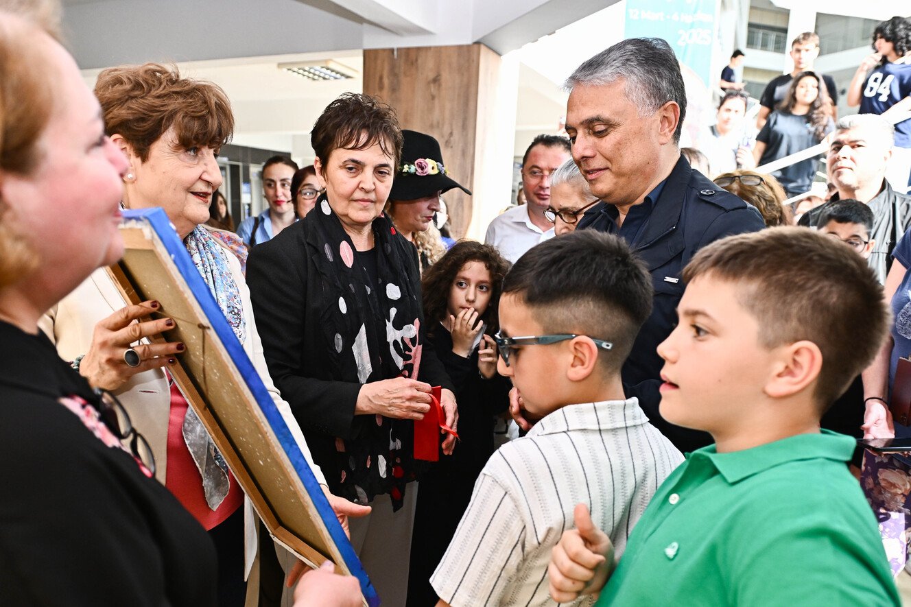 ‘Geleceğin Renkleri’ Muratpaşa’da Kapılarını Açtı (1)