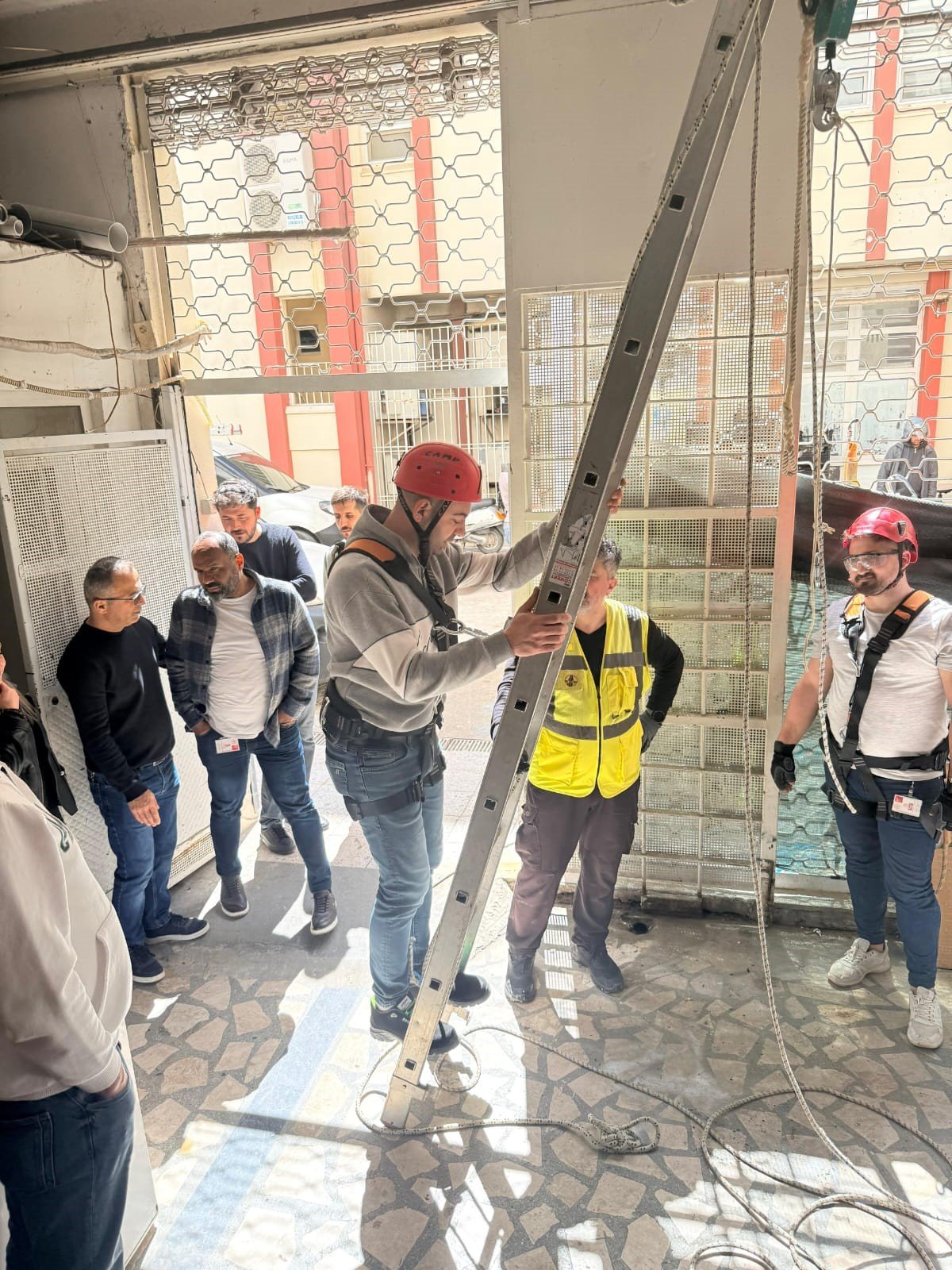 Hastane Personeline Yüksekte Çalışma Güvenliği Eğitimi (2)