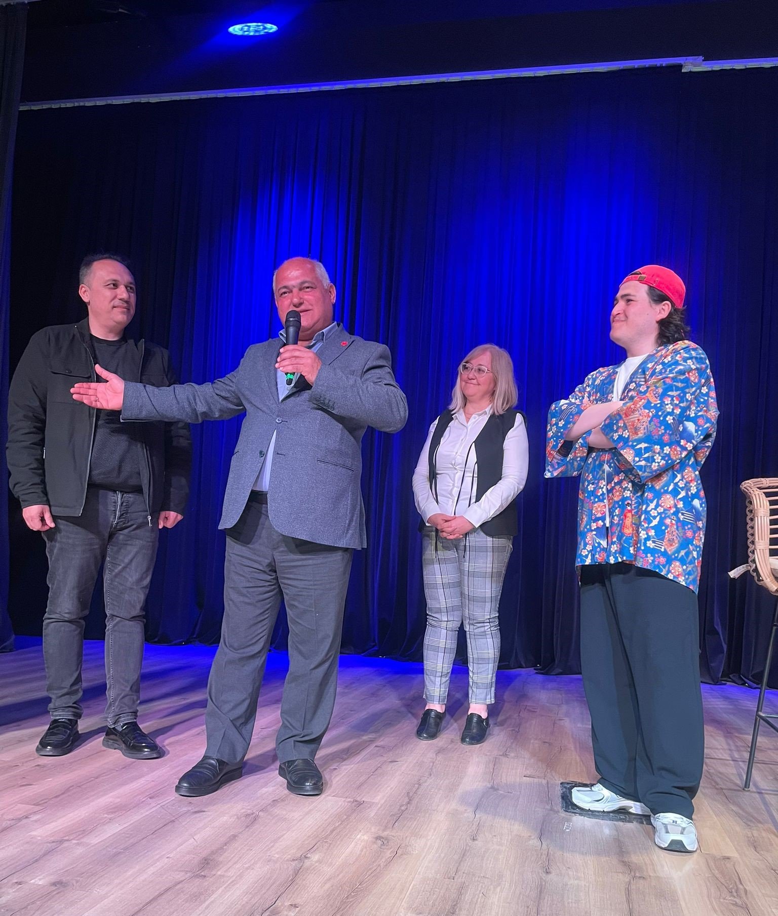 Hidayet Tılı’nın Stand Up Gösterisi Kırdı Geçirdi (1)