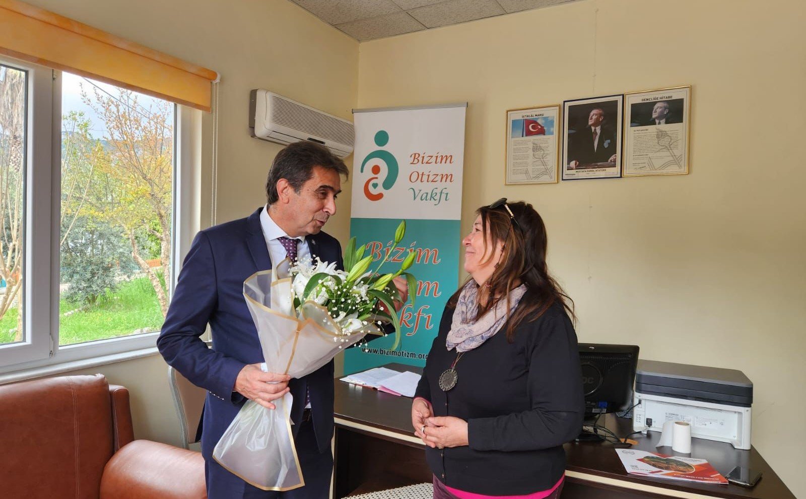 İyi Parti Antalya Teşkilatı Dünya Otizm Farkındalık Günü’nü Unutmadı (4)