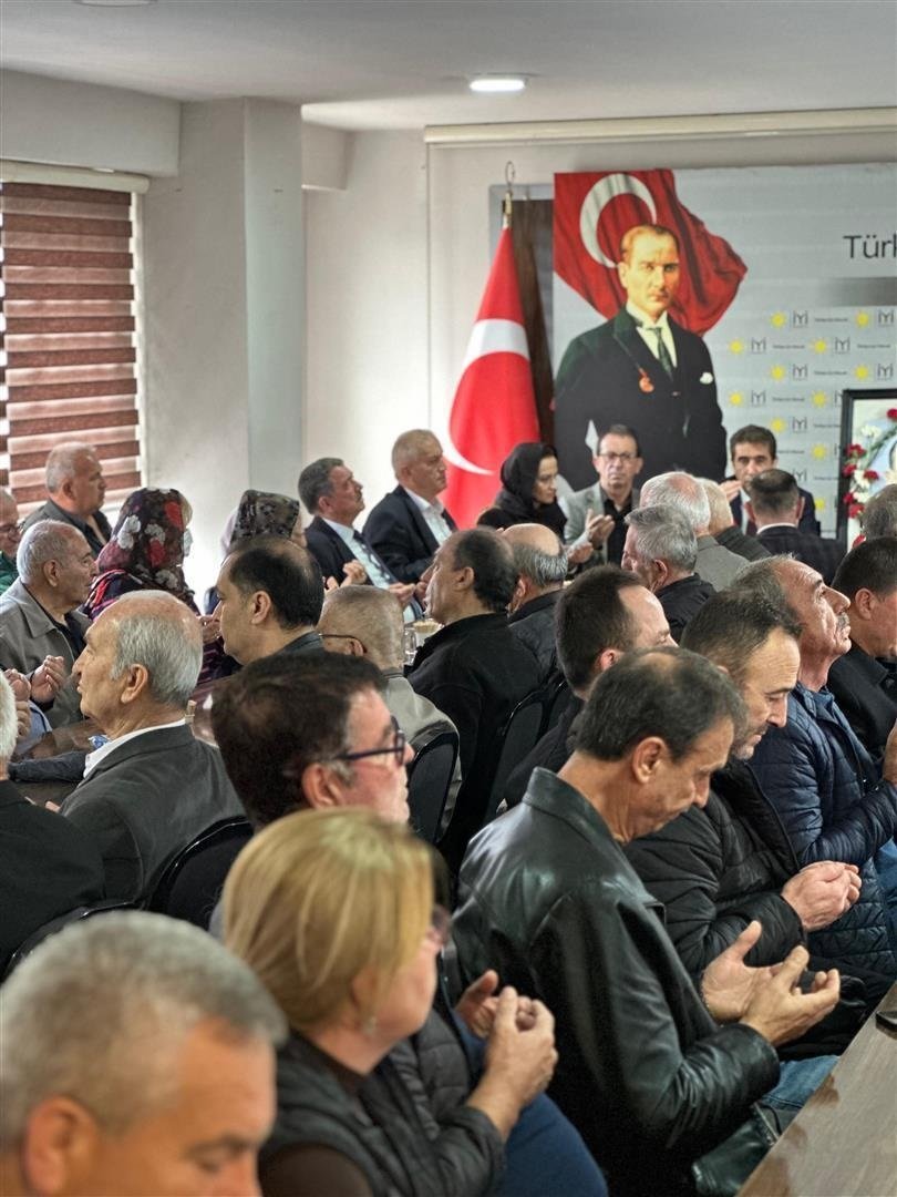 İyi̇ Parti Antalya’ndan Alparslan Türkeş Için Kur’an I Kerim Tilaveti (3) (Large) (Large) (Large)