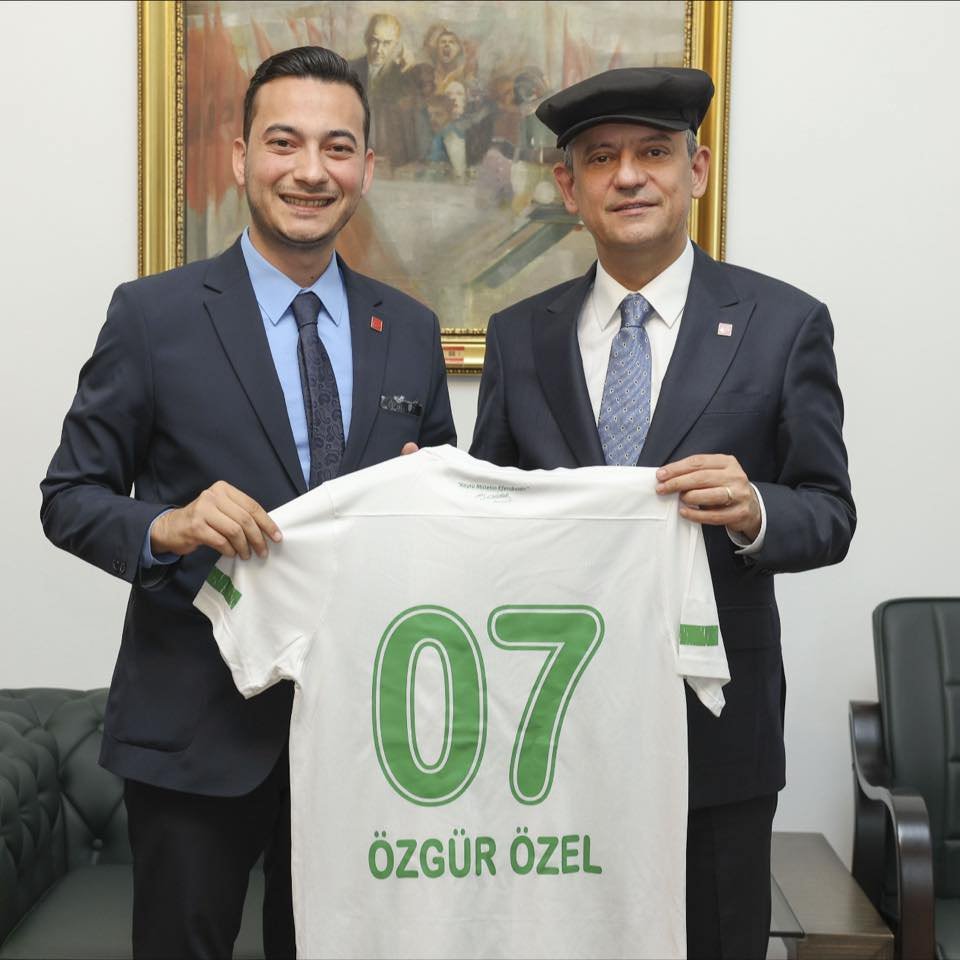 Kadir Kumbul Ve İsa Yıldırım Sokakta Yürüyemiyor (2)