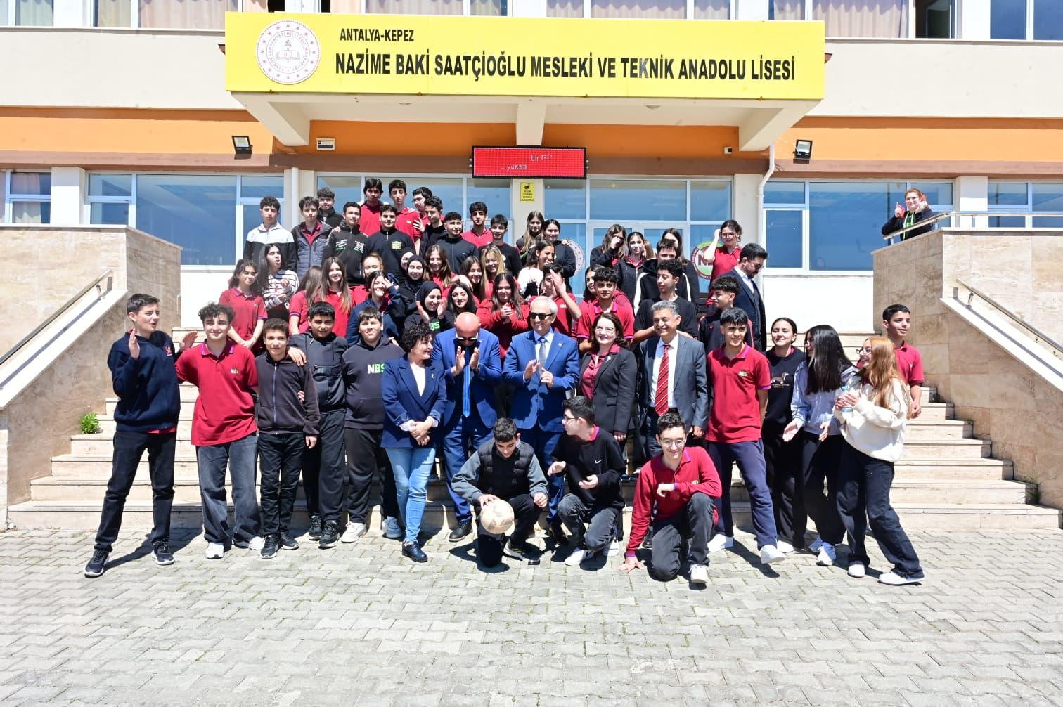 Kepez Belediye Başkanı Mesut Kocagöz’ün Okul Koşturmacası (4)