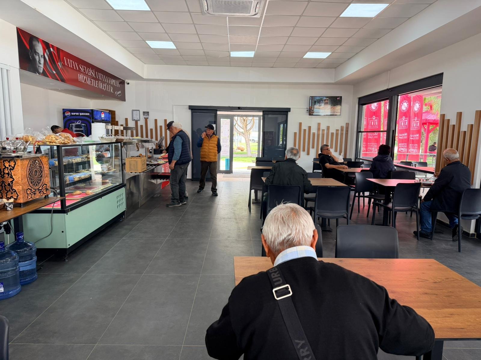 Kepez Belediyesi Uygun Fiyata Yemek Verdi Vatandaş O Noktaya Koştu (1)-1