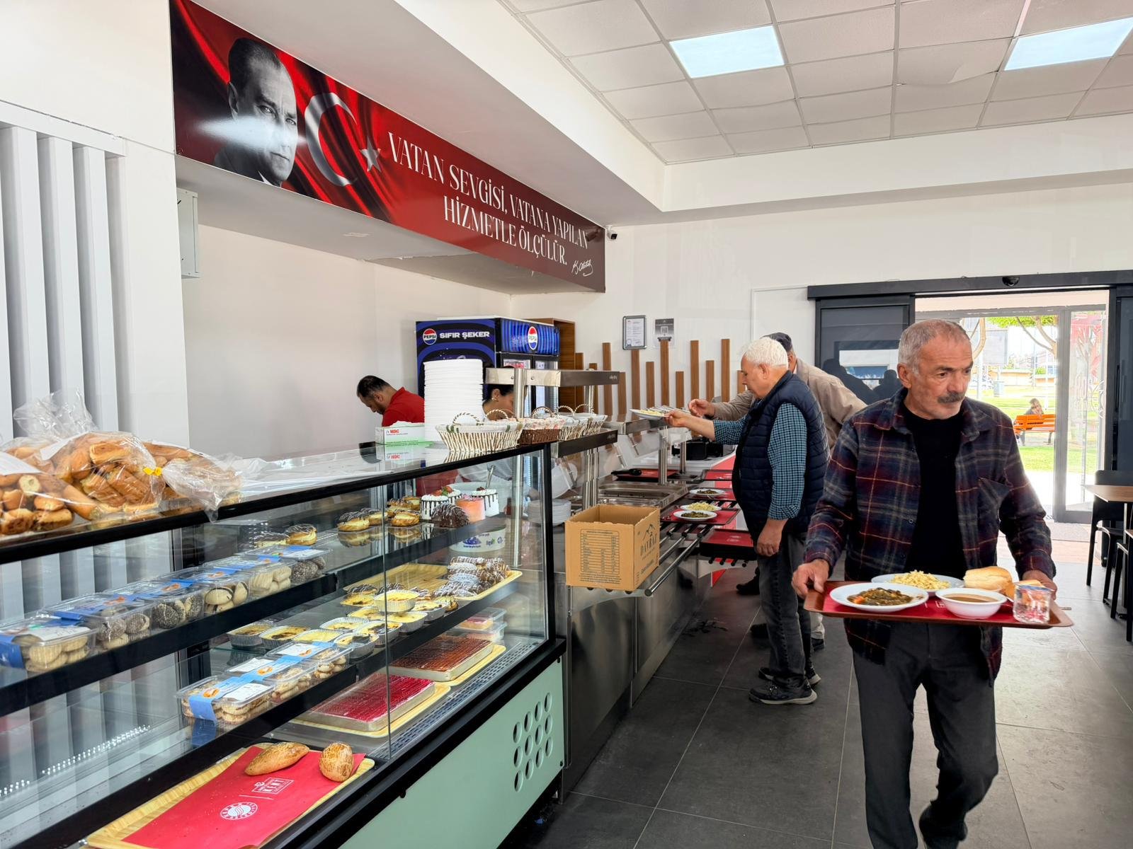 Kepez Belediyesi Uygun Fiyata Yemek Verdi Vatandaş O Noktaya Koştu (3)