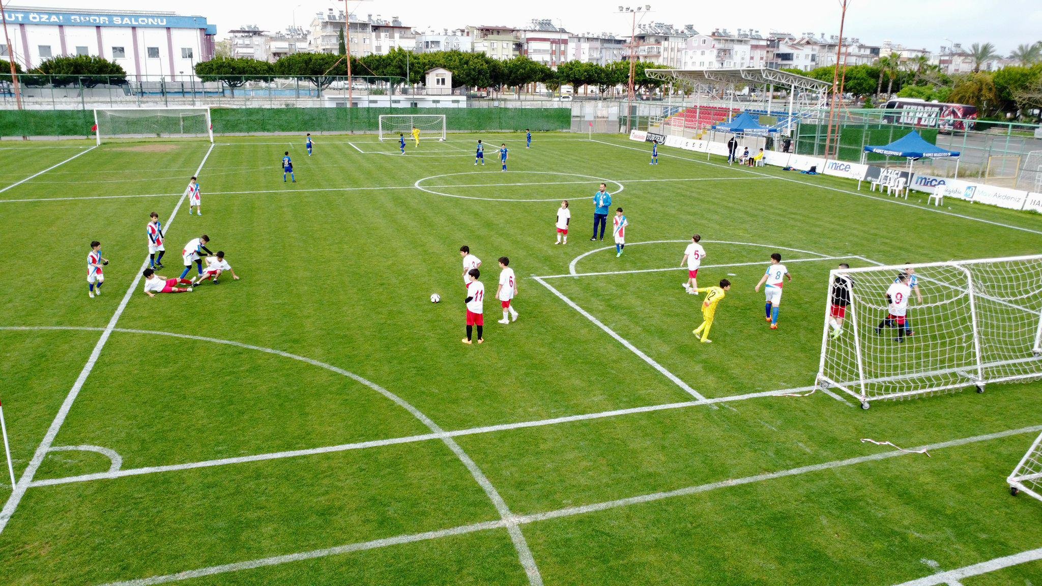 Kepez’de Minik Kramponlar 23 Nisan Için Sahada (2)