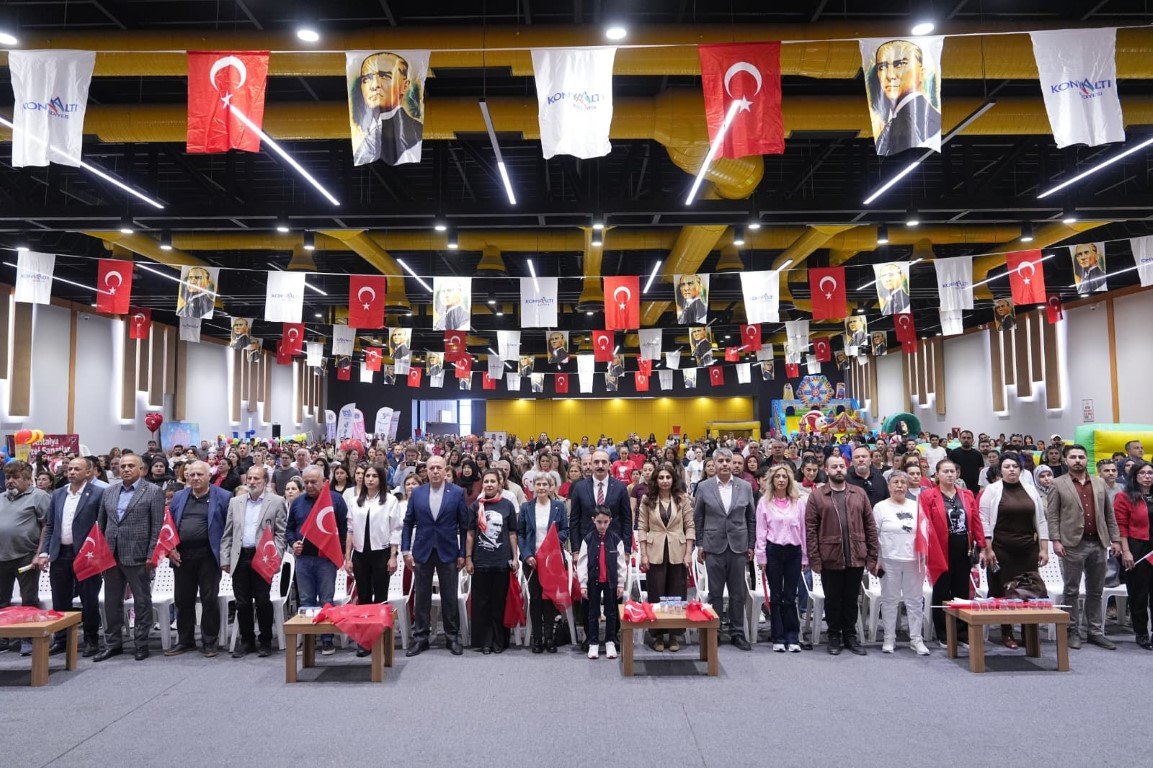 Konyaaltı Belediyesi’nde Coşkulu Kutlama (4)