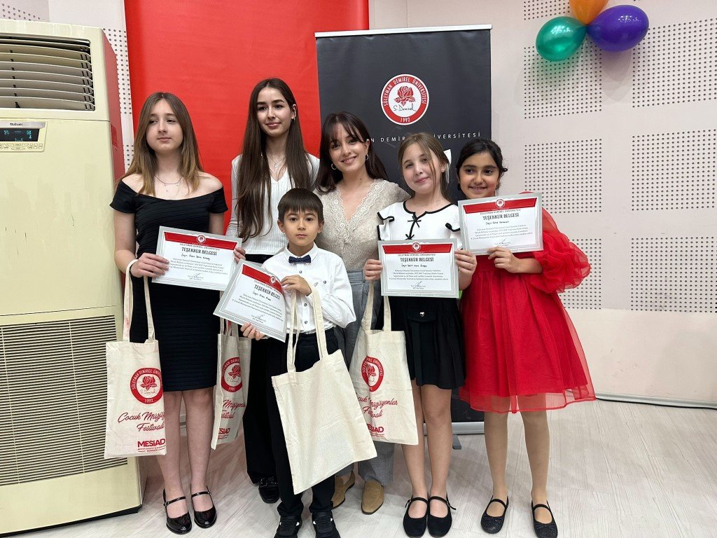 Konyaaltı’nın Genç Müzisyenlerinden Isparta’da Başarılı Performans (3)