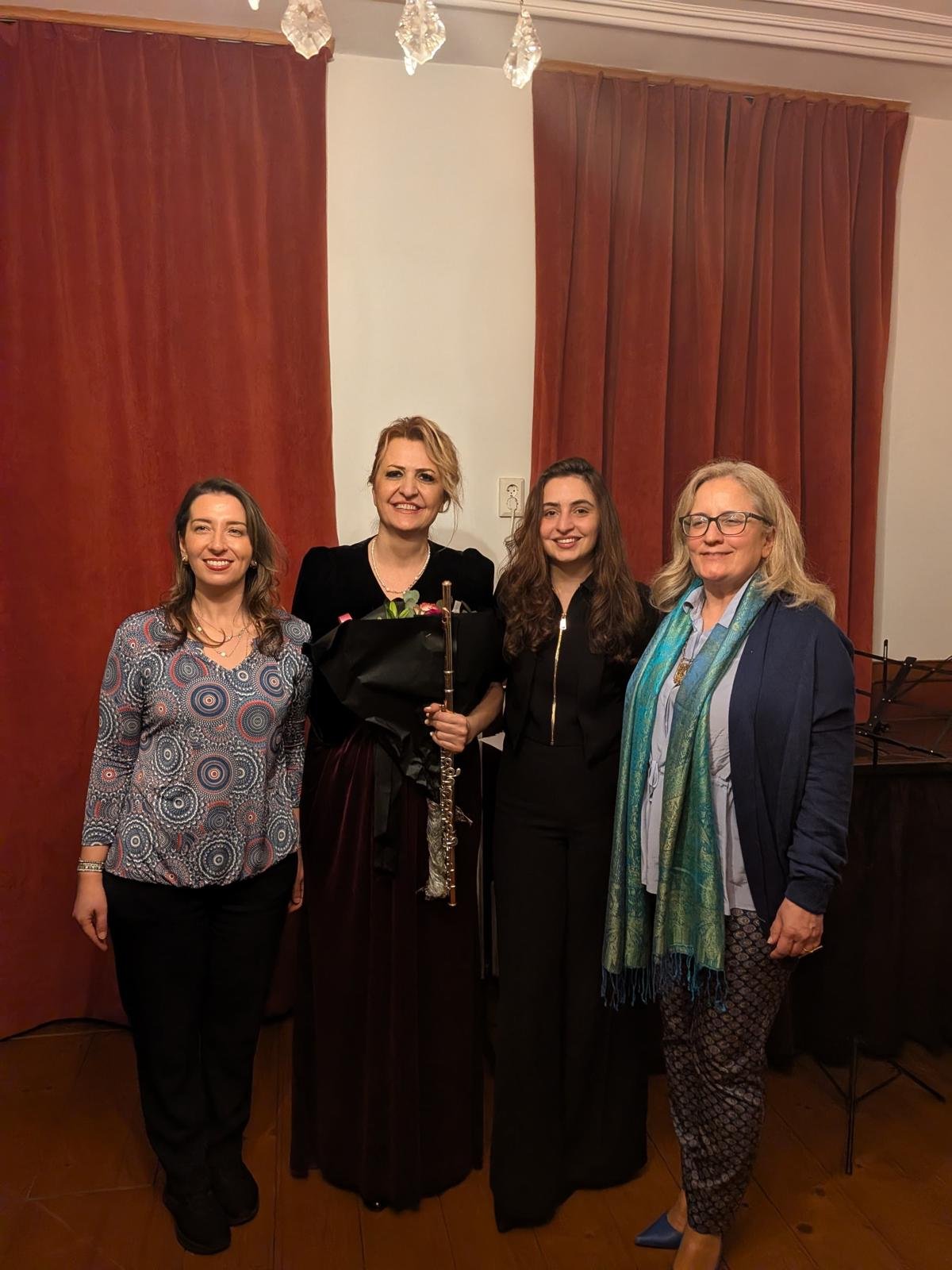 Lelya Bayramogullari Avrupa (5)