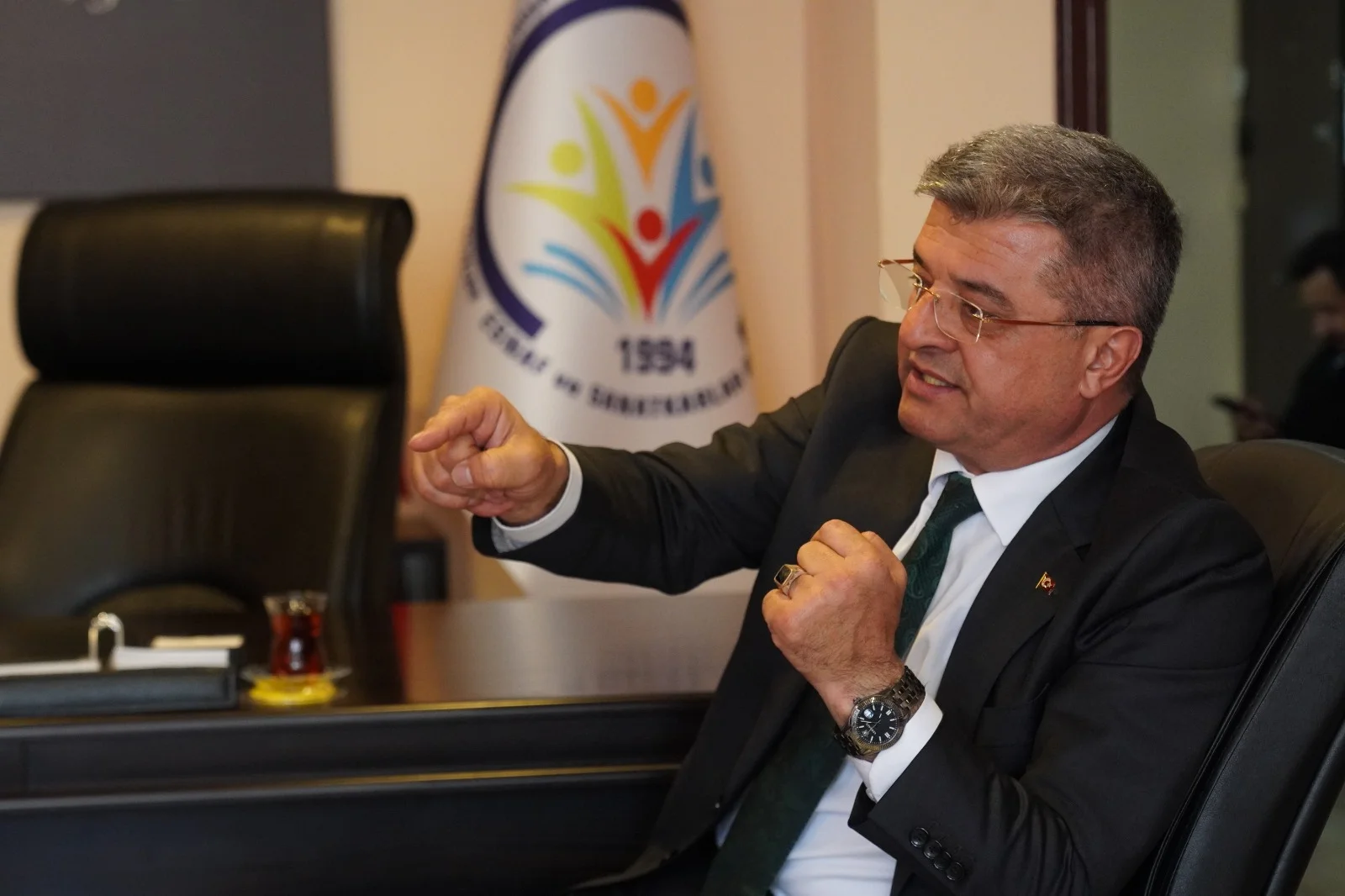 Mehmet Ali Alkana Bir Destek De Alanya Minibusculer Odasindan (1)-1