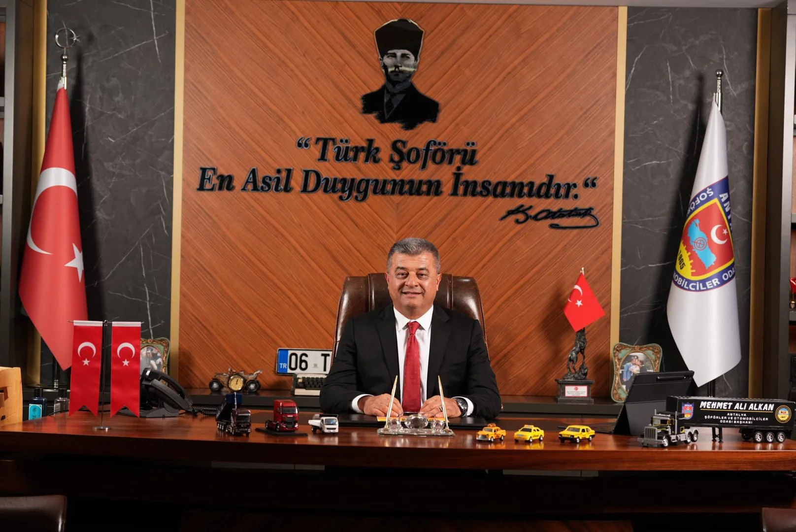 Mehmet Ali Alkana Bir Destek De Alanya Minibusculer Odasindan (2)