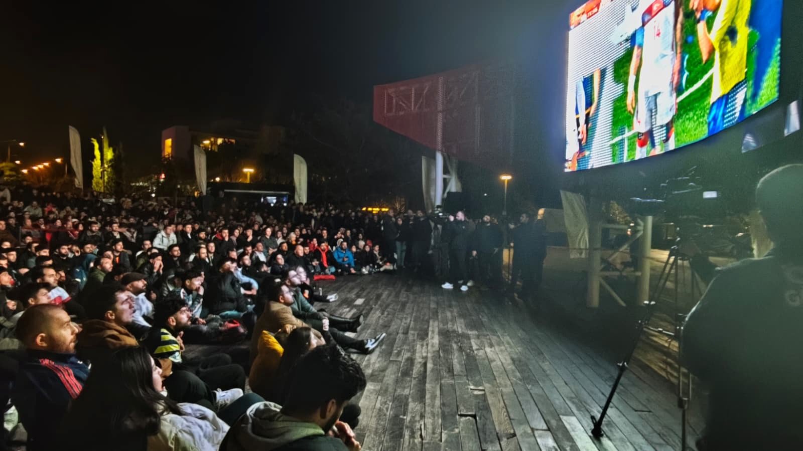 Milli Takımın Galibiyeti Antalya'da Coşkuyla Kutlandı (5)