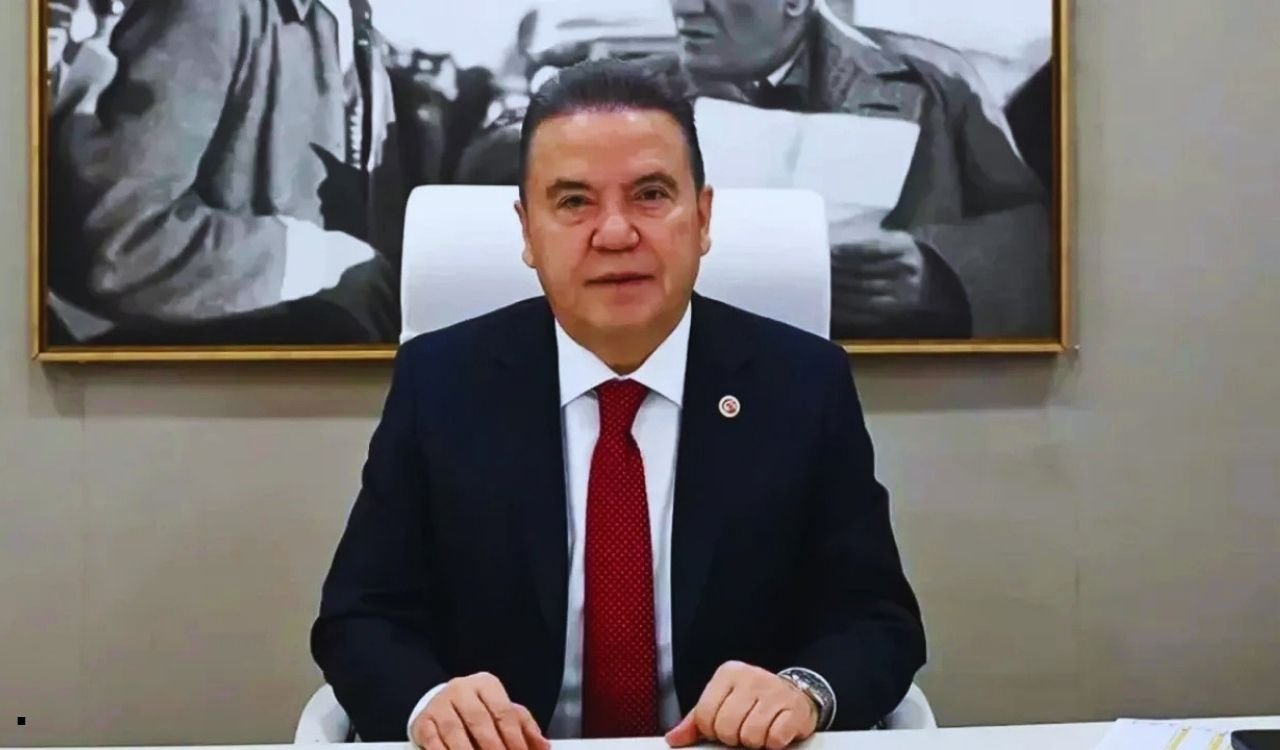 Muhittin Böcek Ak Parti’ye tokat attı