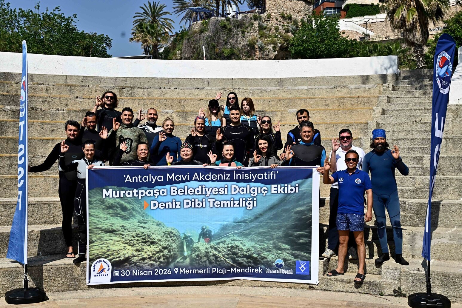 Muratpaşa Belediyesi’nin Gönüllüleri Denizde Temizlik Yaptı (5)