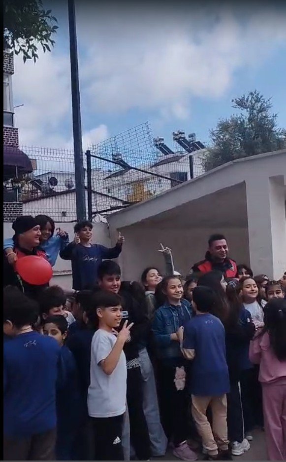 Okul Saldirilarinin Ardindan Antalyada Dikkat Ceken Goruntuler (2)-1