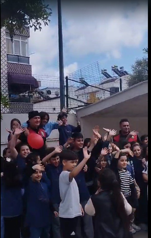 Okul Saldirilarinin Ardindan Antalyada Dikkat Ceken Goruntuler (3)