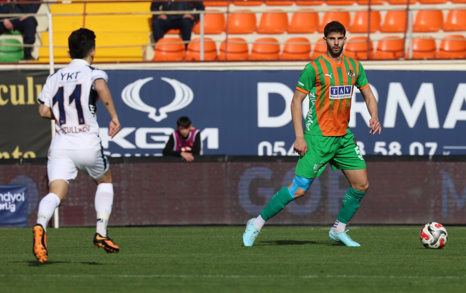 Romanya’yı reddeden Alanyasporlu Ümit, Türkiye’den davet bekliyor