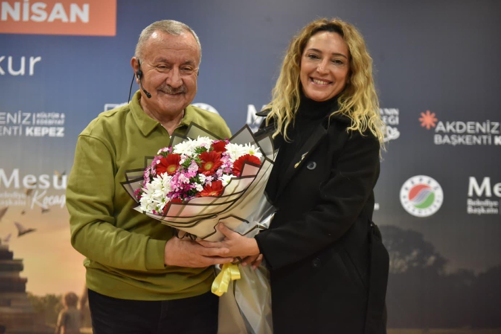 Şair Şükrü Erbaş Antalya’da gönülleri okşadı