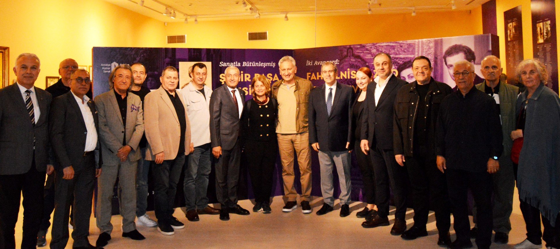 Şakir Paşa Ailesi Sergisi Antalya'da Büyük Ilgi Topladı (2)