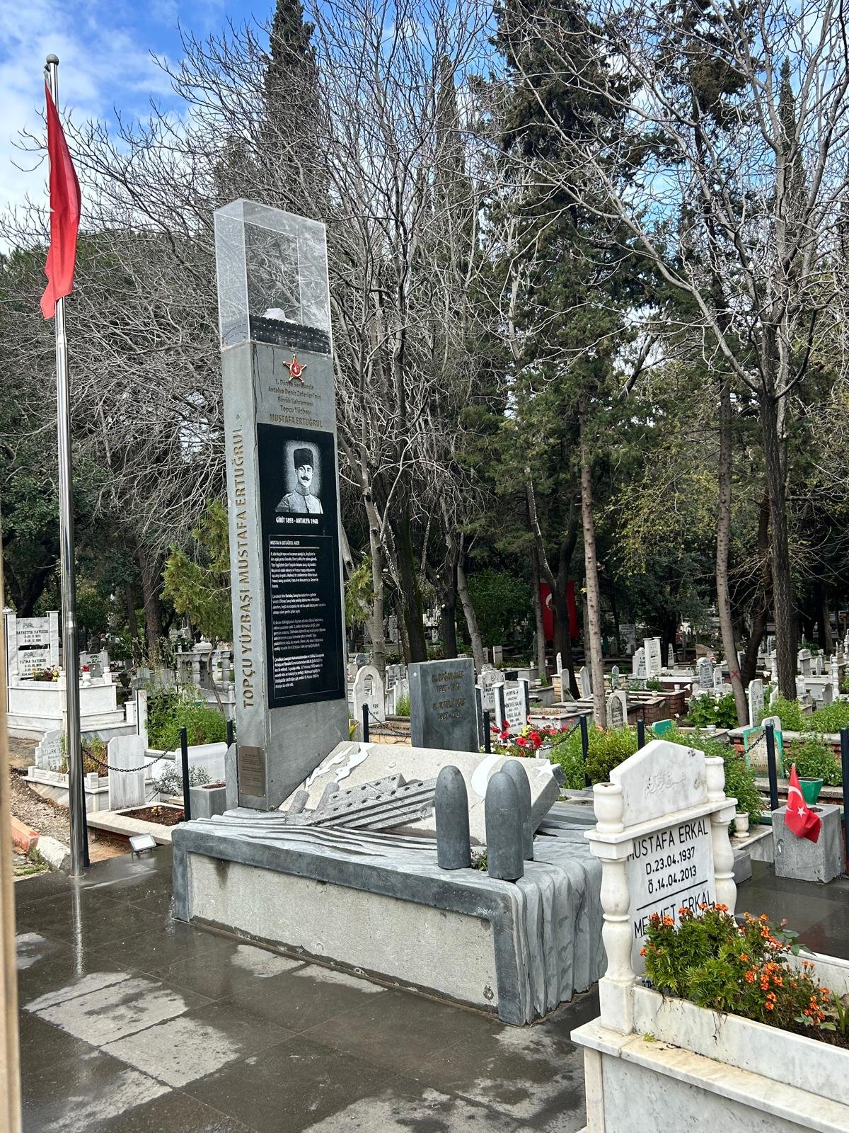 Savaş Tarihinde Ilki Başaran Antalyalı Kahramana Özel Anıt (1)