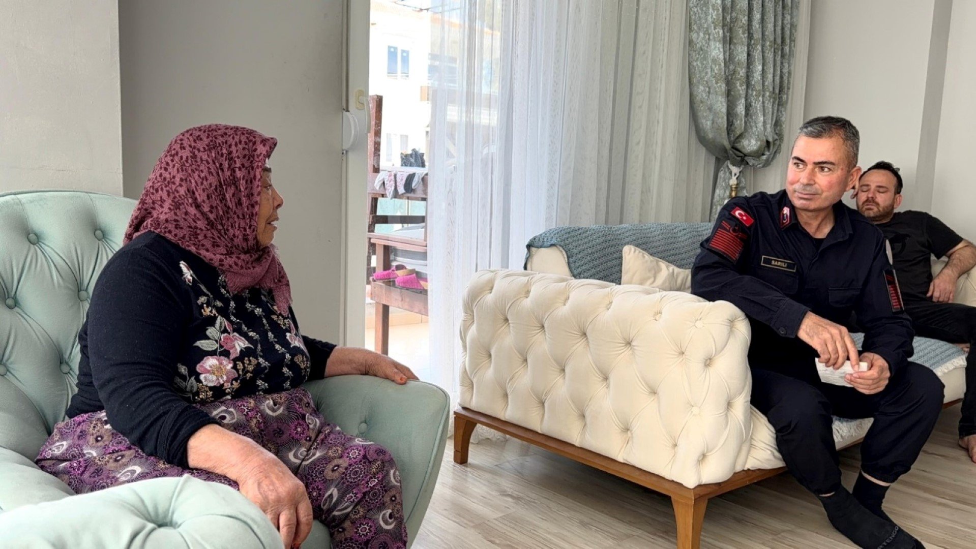 Şehit Olan Askerin Annesine Duygulandıran Ziyaret (1)