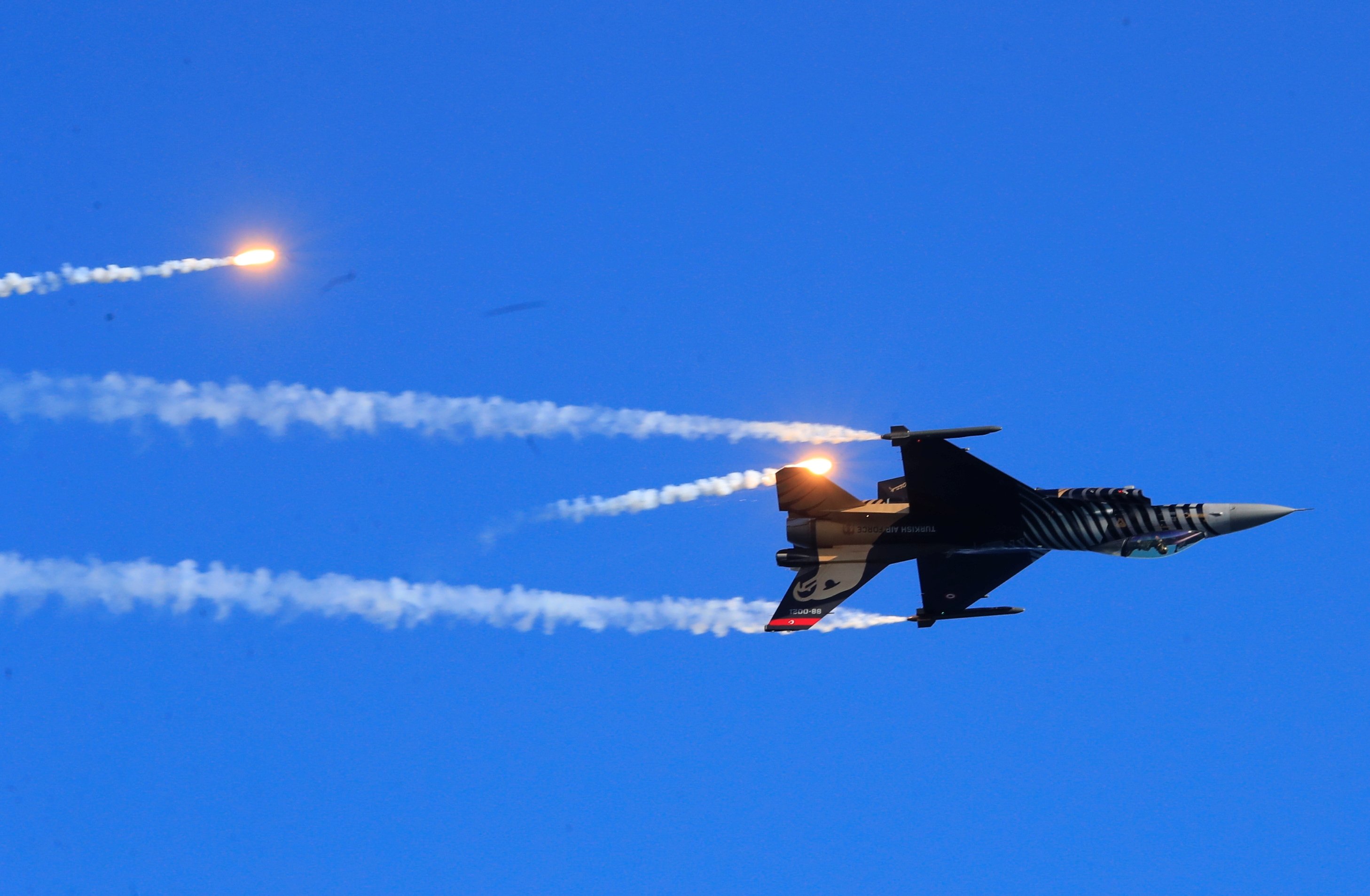 Soloturk Antalya Gosteri Ucusu (1)