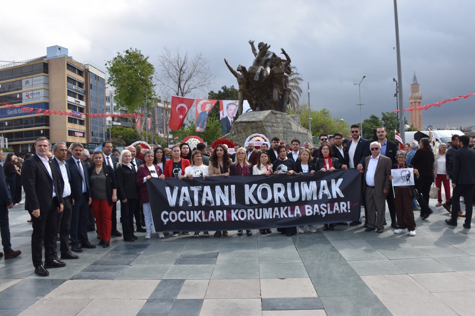 Türkiye’deki Çocuk Gerçeğini Gözler Önüne Serdi (1)